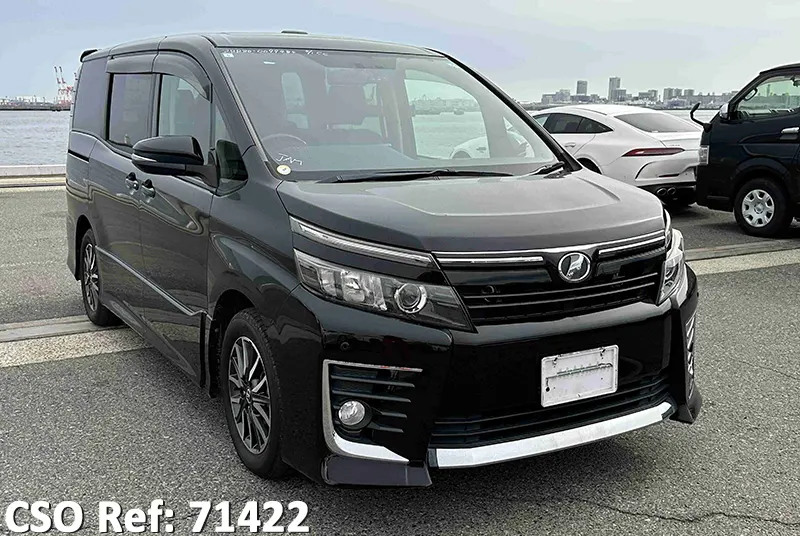 Toyota / Voxy 2015